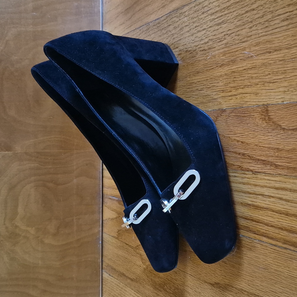 Ann Taylor Chain High Block Heel Suede Pumps, size 9 NWOB